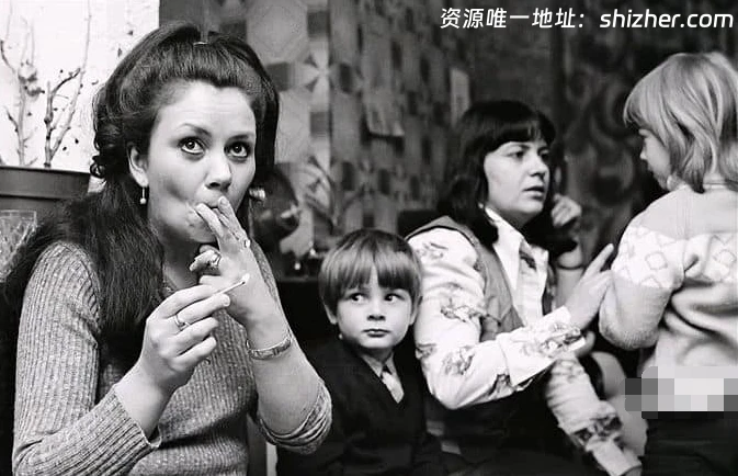 英国纪录片《摄影师蒂什 Tish 2023》英语中英双字 无水印纯净版 1080P/MKV/4.9G 英国摄景师